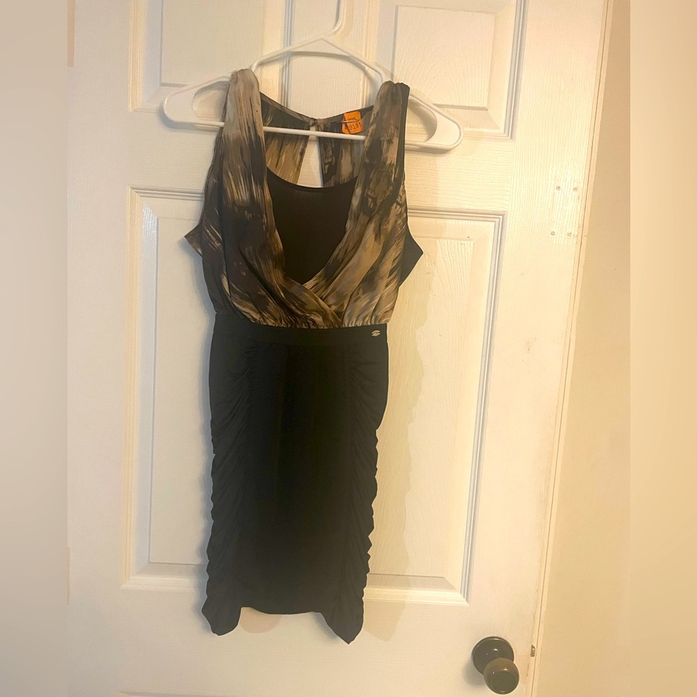 Dress, size 2, guess brand. Like new, freshly dry cleaned